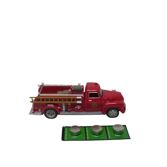VTG Hallmark Keepsake 1947 Chevrolet Fire Engine Ornament Christmas Decoration - Picture 2 of 5